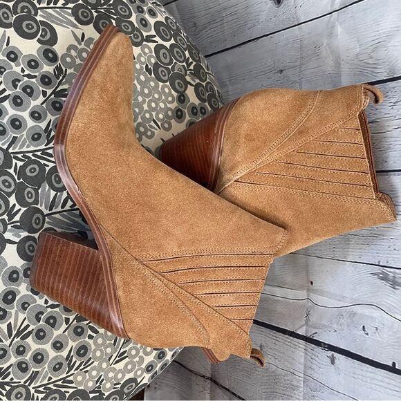 MARC FISHER Gadri Pointed Suede Booties Natural Tan Womens Size 10 - Picture 8 of 8